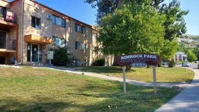 Building Photo - 2150 Burnstead Dr
