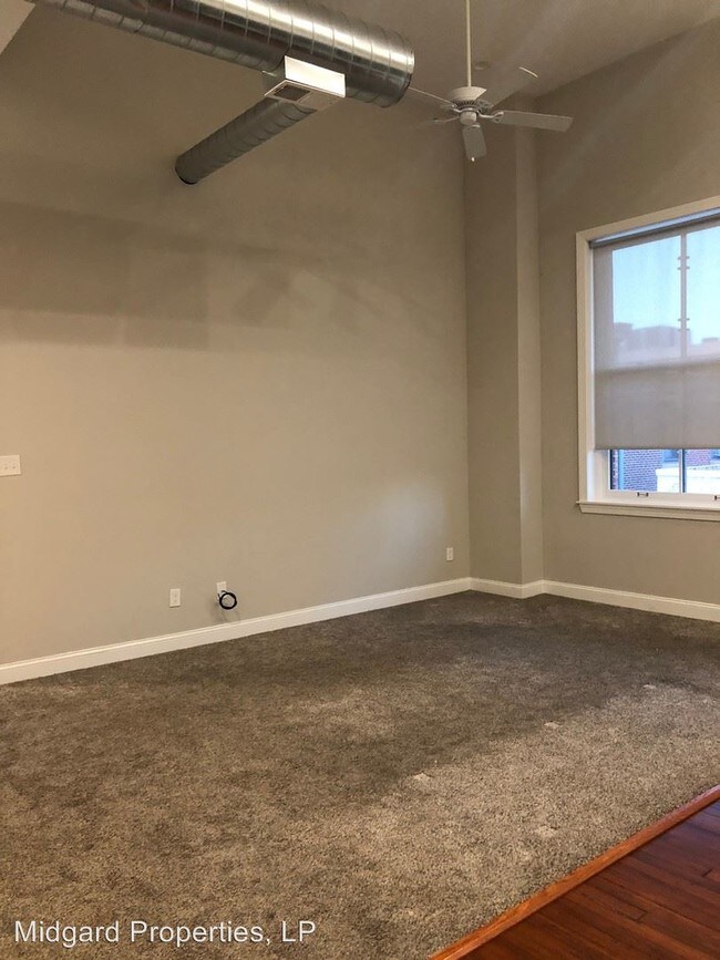 Building Photo - 2 br, 1 bath  - 215 York Road 215 York Road 3
