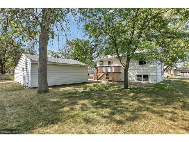Foto del edificio - 4 Bedroom 2 bath house in Waite Park