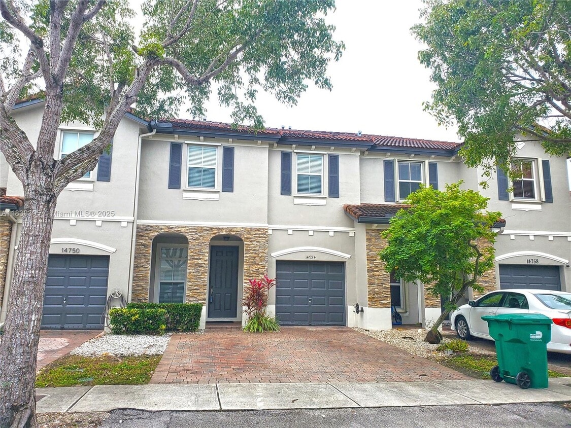 Primary Photo - 14754 SW 25th St