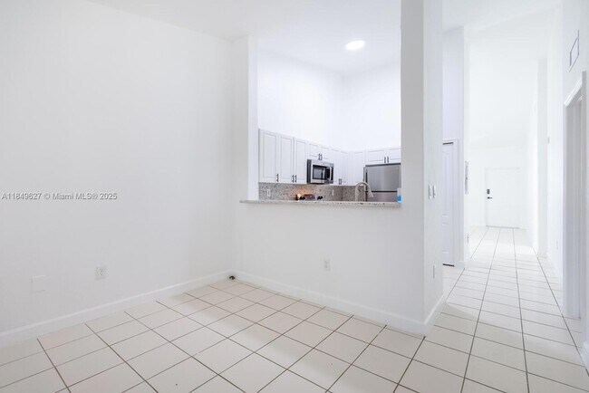Foto del edificio - 1663 SE 27th Dr