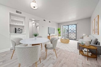 Building Photo - Station 21