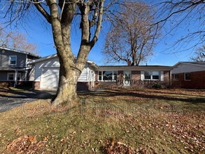 Building Photo - 1616 Meadowbrook Dr