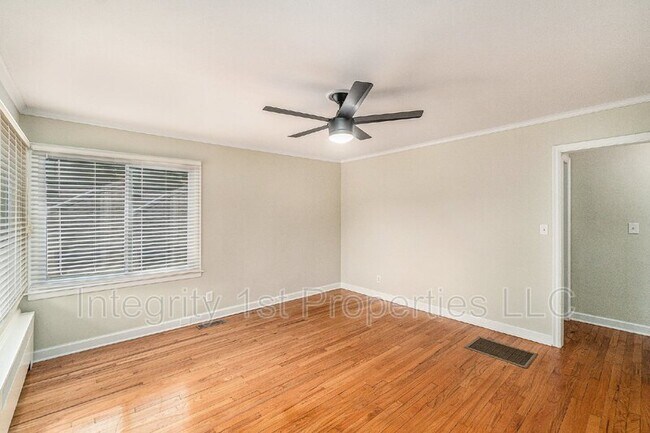 Foto del edificio - 824 East St