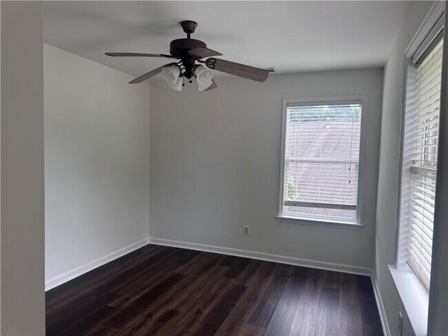 Building Photo - 10840 Willow Meadow Cir