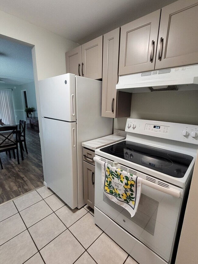Foto del edificio - Charming 2-Bedroom, 2-Bathroom Condo in Wi...