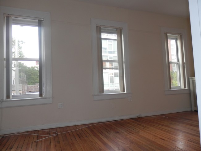 Building Photo - 472 Sterling Pl