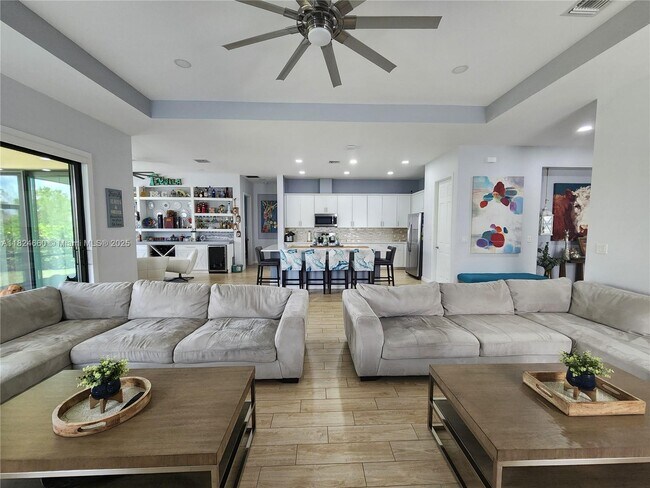 Foto del edificio - 1042 Sweetgrass St