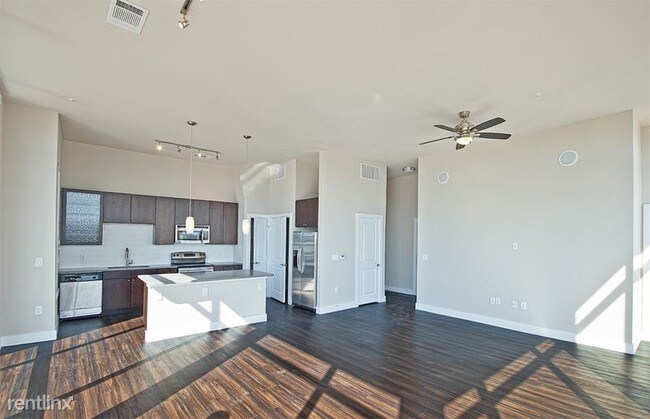 Building Photo - 3501 San Jacinto St