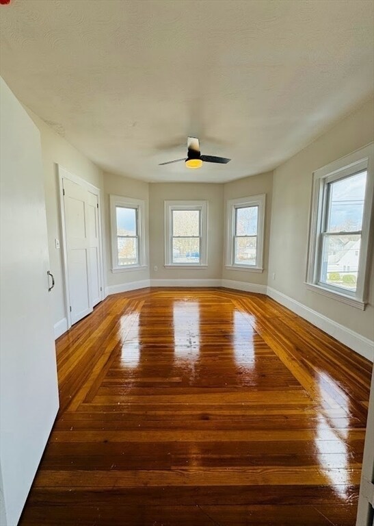 Foto del edificio - 467 Crescent St