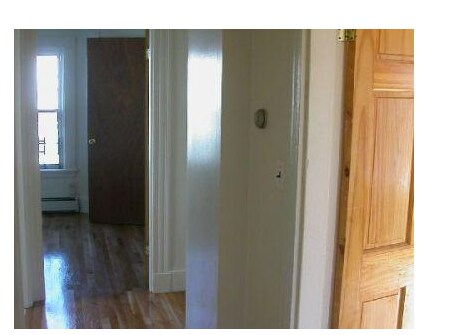 Building Photo - 31 Seattle St