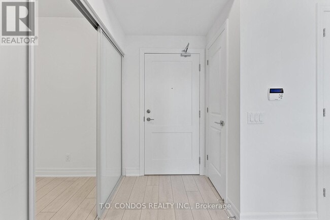 Photo du bâtiment - 30-530 Elm Dr W