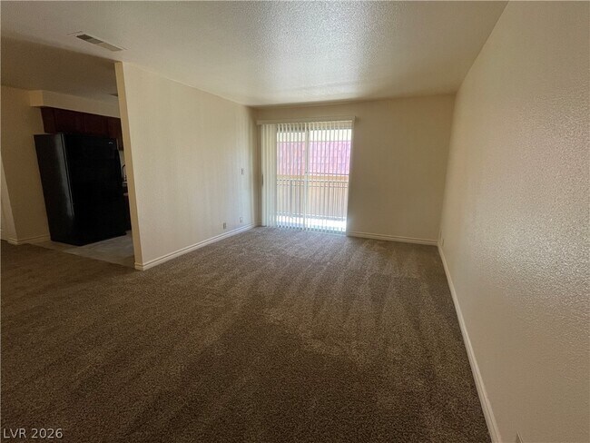 Foto del edificio - 5350 River Glen Dr