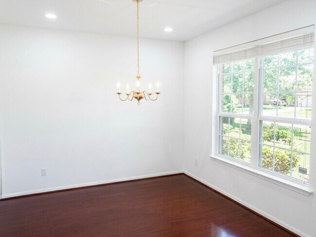 Foto del edificio - 2032 Creek Shore Ln
