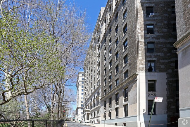 Foto del edificio - 265 Riverside Dr
