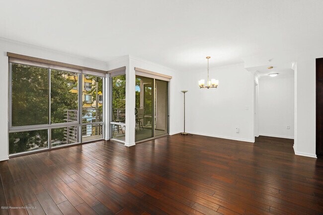 Foto del edificio - 111 S De Lacey Ave