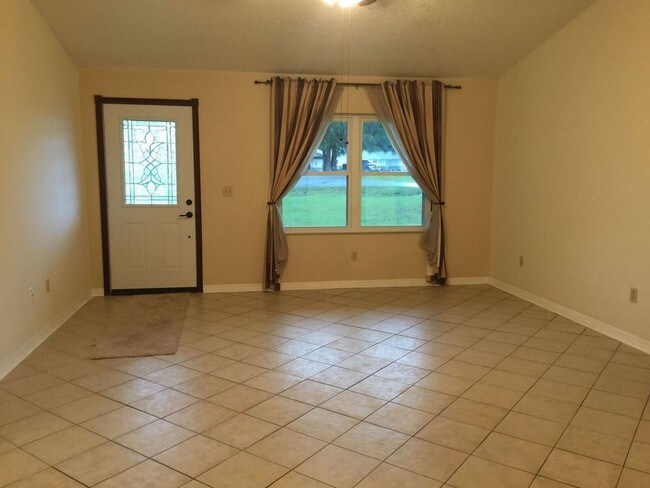Building Photo - 3/2/2 in Belleview