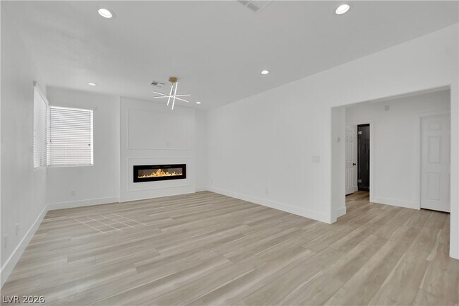 Foto del edificio - 9205 Spruce Mountain Way