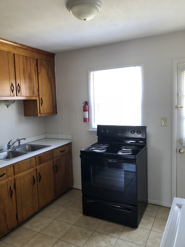 Building Photo - Apartment for Rent