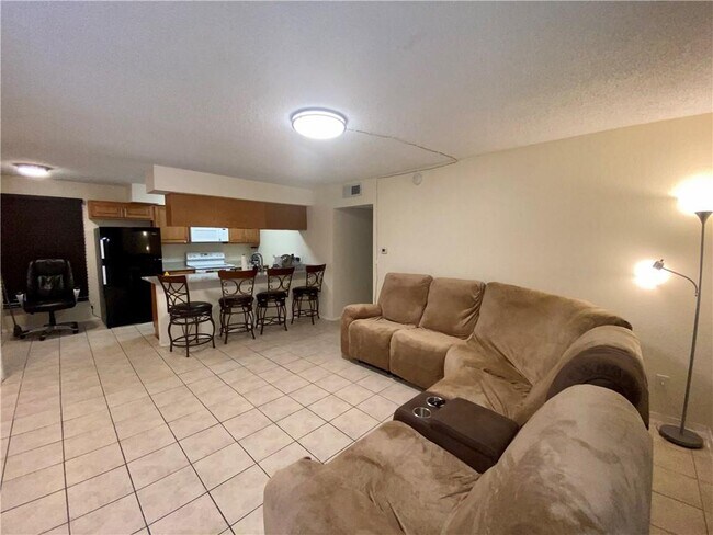 Foto del edificio - 910 Duncan Ln