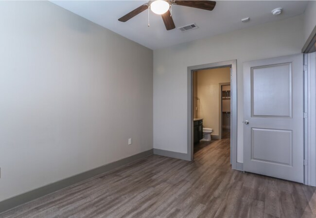 Photo - 6520 Jamail Dr Apartment