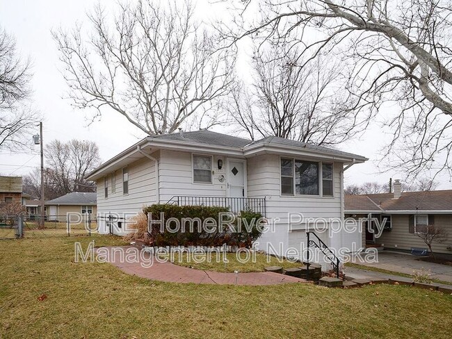 Building Photo - 3333 S 82nd St