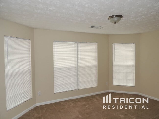 Foto del edificio - 1311 Meadow Walk Dr
