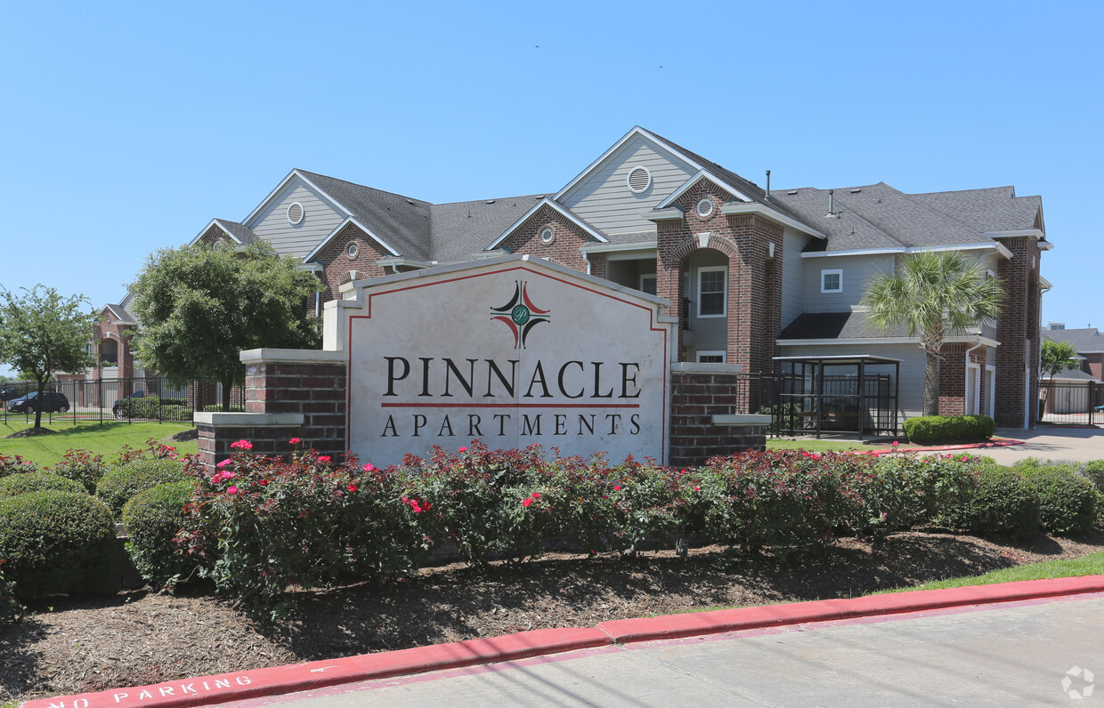 Foto principal - Pinnacle Apartments