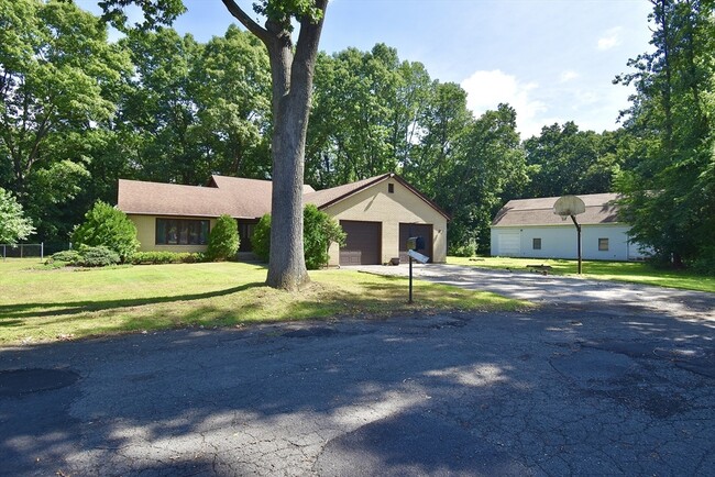 Building Photo - 71 Depalma St