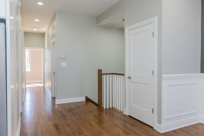 Foto del edificio - 3249 W Pierce Ave