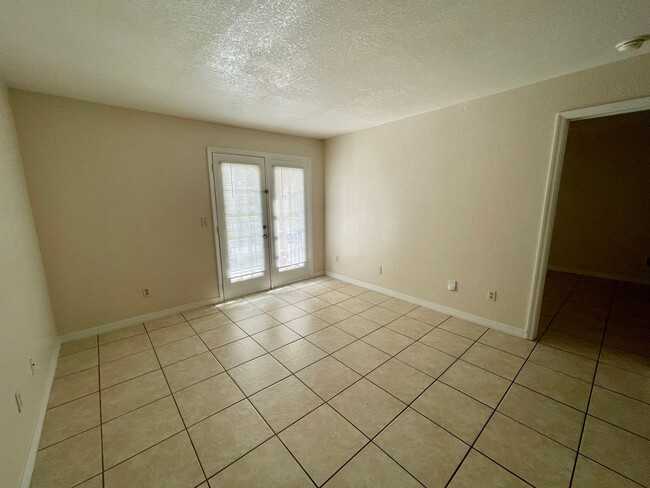 Photo - 2550 N Alafaya Trail Apartment