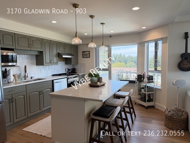 Building Photo - Gorgeous Condo in 55+ Building!
