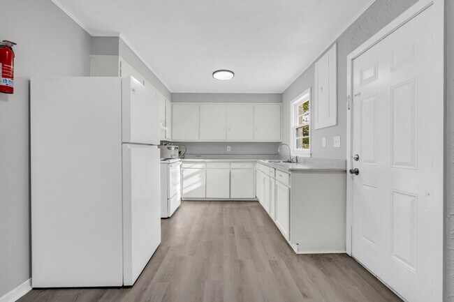 Foto del edificio - 131 Poplar St