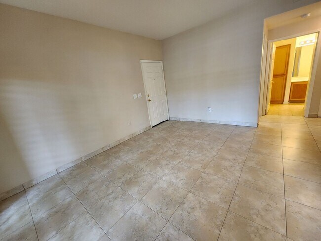 Foto del edificio - 1050 E Cactus Ave