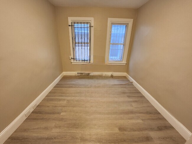 Foto del edificio - 348 W Queen Ln