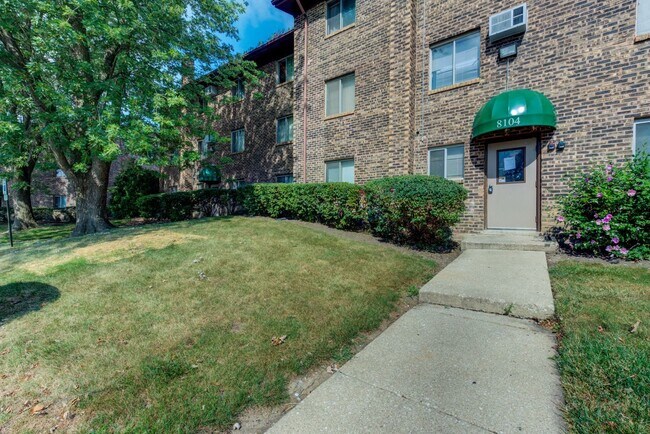 Foto del edificio - 8104 Waterbury Ct