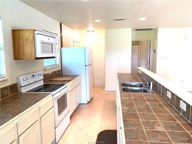 Building Photo - 10956 Jackrabbit Ln