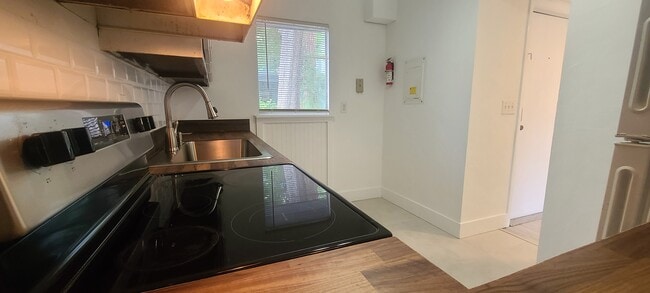 Building Photo - 603 SW 75th St