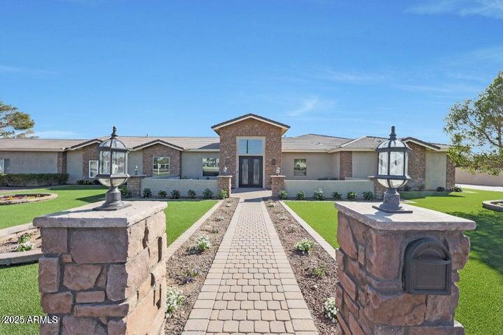 Foto principal - 6615 E Shea Blvd