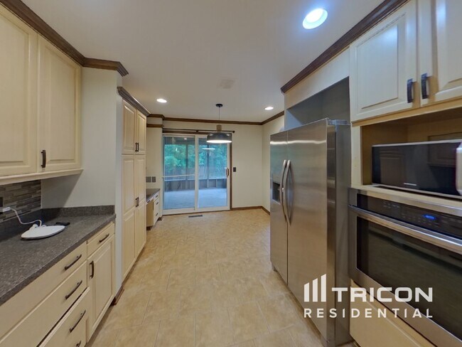 Building Photo - 7407 Laredo Dr