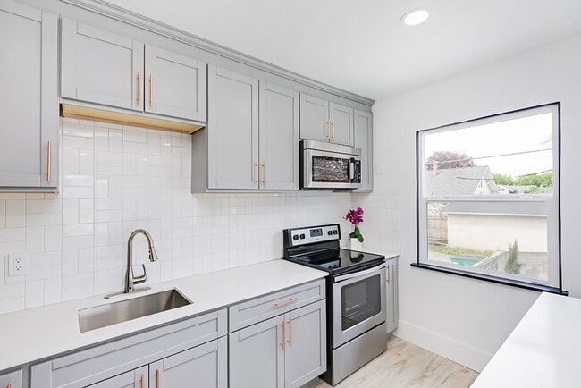 Interior Photo - Maple Apartments