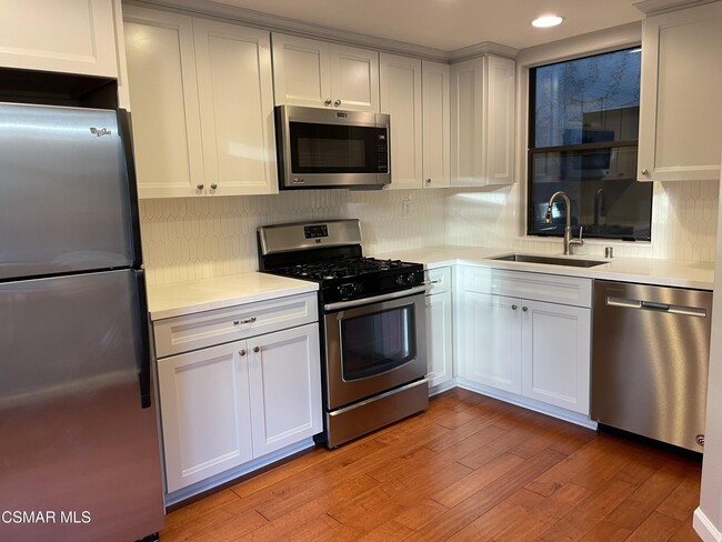 Building Photo - 29712 Strawberry Hill Dr