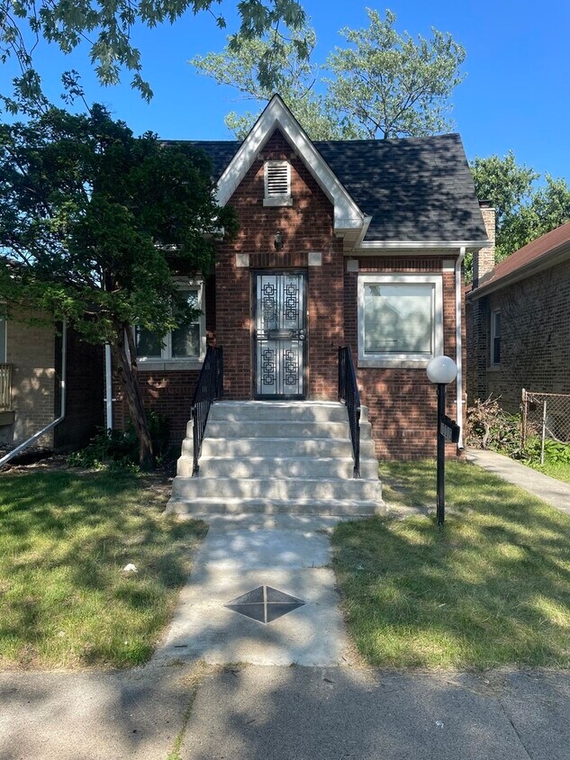 Primary Photo - 10015 S Princeton Ave