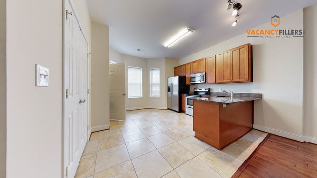 Building Photo - 847 Whitelock St