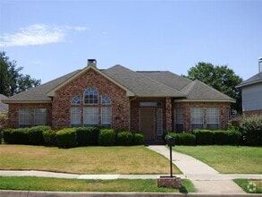 Building Photo - 3918 Alto Ave