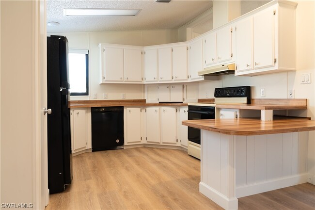 Building Photo - 1462 Gulf Coast Dr