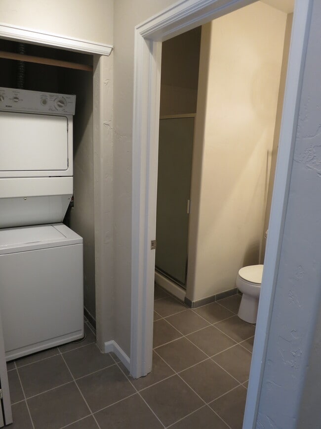 Foto del edificio - 2701 Midland Ave. Unit 614