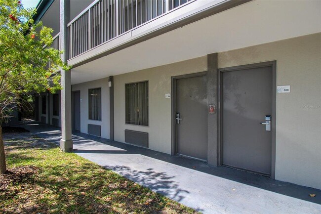 Building Photo - 7150 N Tamiami Trail