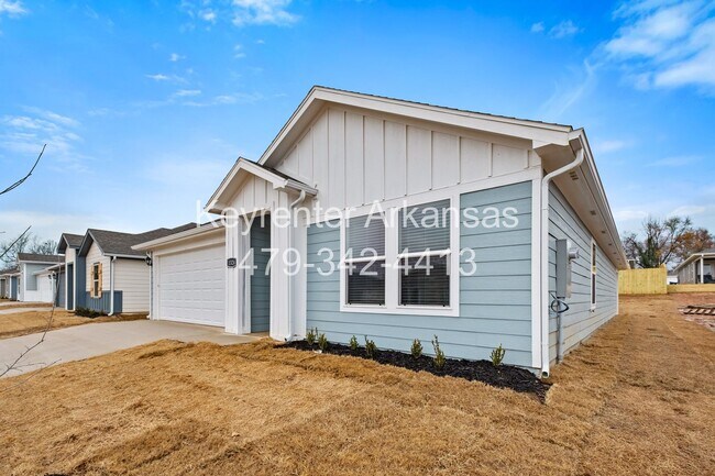 Building Photo - Gorgeous Home in Gentry!