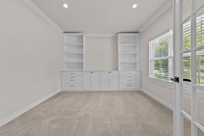 Foto del edificio - Luxurious 4-bed
